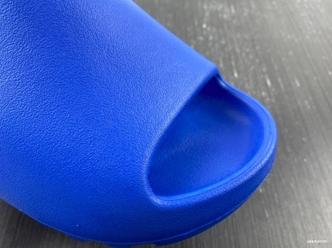 Azure Slide ID4133 Yeezy Adidas 1005
